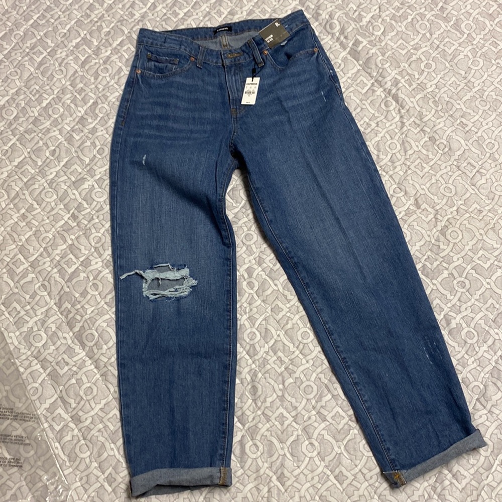 Express - Mid Rise Ripped Boyfriend Jeans - Picture 5 of 9